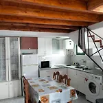 Casa Antonia Reyes, A La Sombra De Famara *