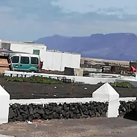 Casa Antonia Reyes, A La Sombra De Famara Munique