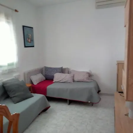 Casa Antonia Reyes, A La Sombra De Famara Apartment