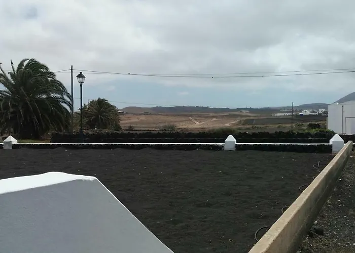 Casa Antonia Reyes, A La Sombra De Famara