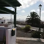 Casa Antonia Reyes, A La Sombra De Famara Appartement